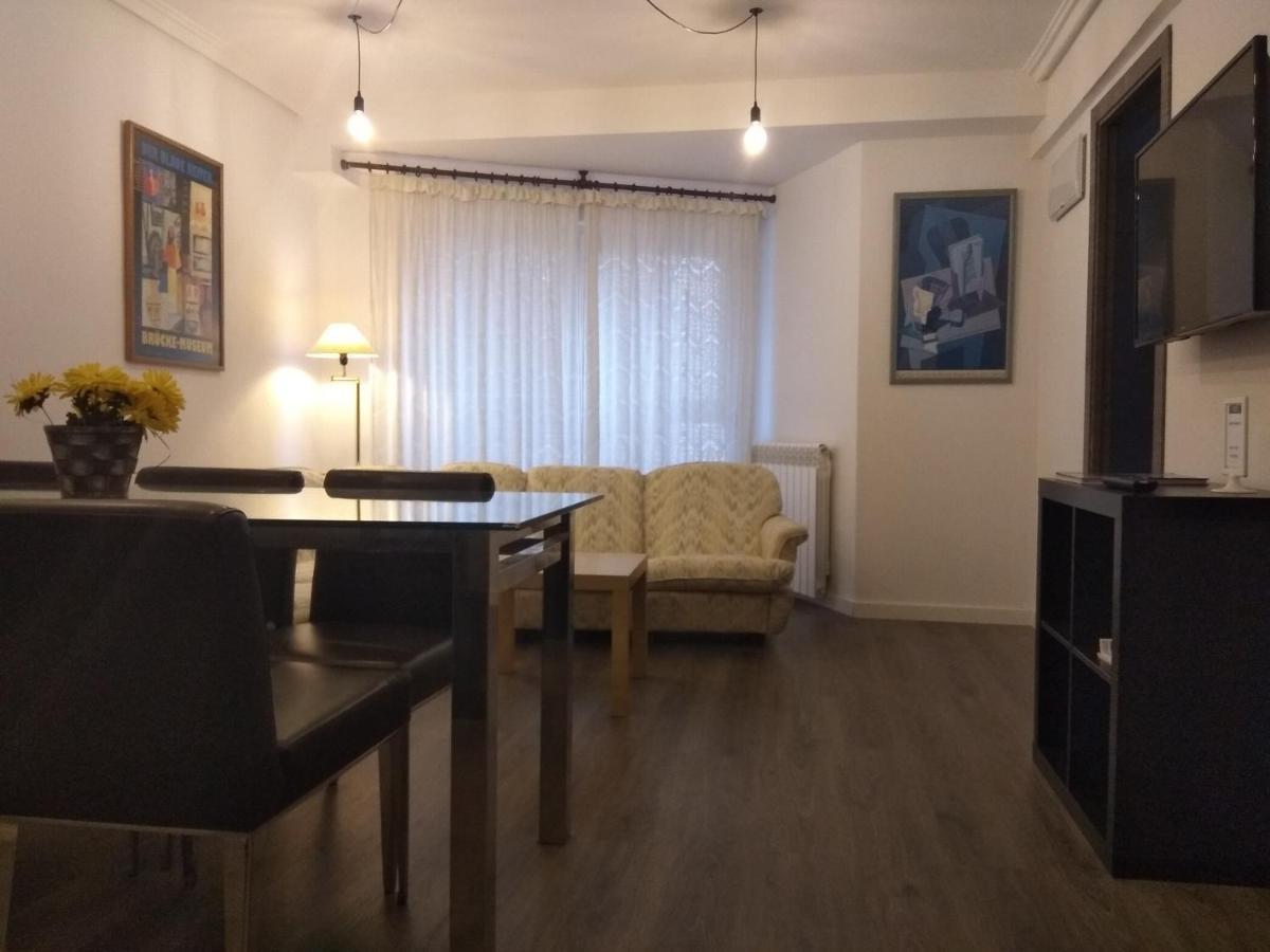 Bnap Gesta Apartment Oviedo Bagian luar foto